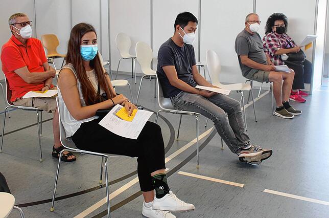 Ausgedünnt sind die Reihen in der Wartehalle vor den ärztlichen Beratungen im Kreisimpfzentrum. Die Impfbereitschaft ist seit etwa Mitte ...