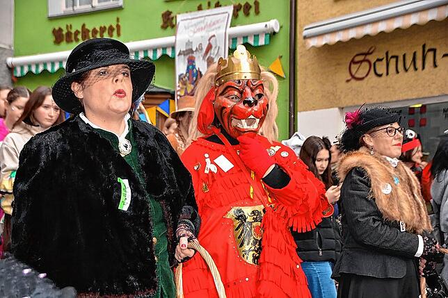 Bild 21: Bilder vom Narrenbaumstellen in Meersburg