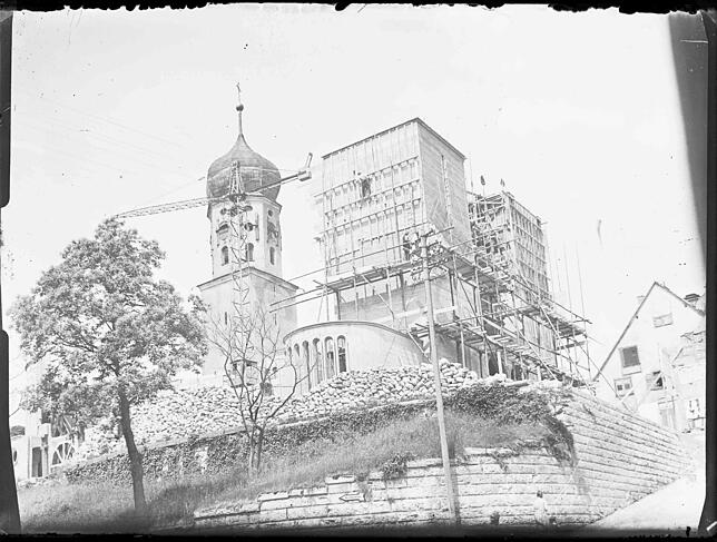 Die St. Oswald-Baustelle von der Kirchhalde aus.