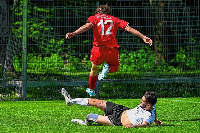 Bild 23: FV Lörrach-Brombach II besiegt den FV Tumringen im Derby mit 4:0 – und wir haben Fotos!