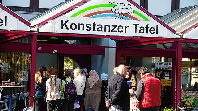 Der Tafelladen am Gottmannplatz ist sehr gefragt. Steigende Lebensmittelpreise, aber auch Flüchtlinge aus der Ukraine haben die Zahl der ...
