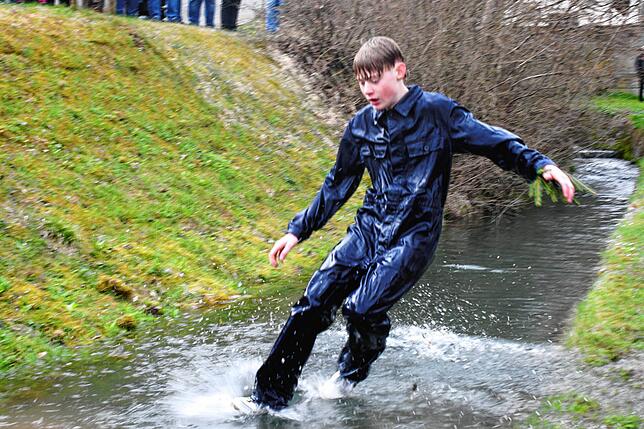 Bild 3: Spektakulär: Die schönsten Bilder vom Bärensprung in Lausheim!