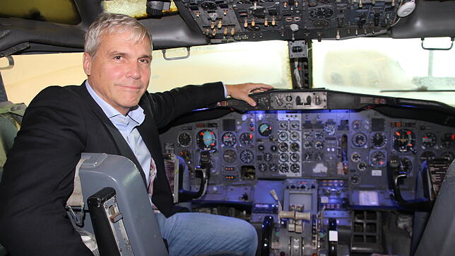 David Dornier im Cockpit der Landshut. Der Direktor des Dornier-Museums steht zu dem Museumsprojekt.