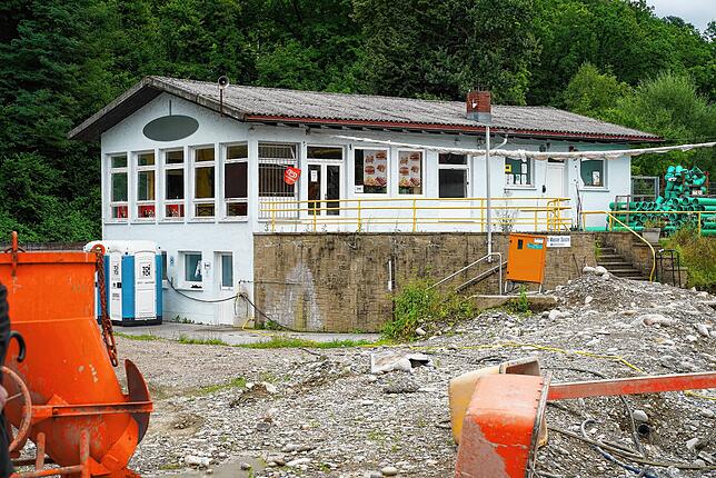 Bild 15: Vorher-Nachher-Fotos: So hat sich das Freibad Waldshut während der Sanierung verändert