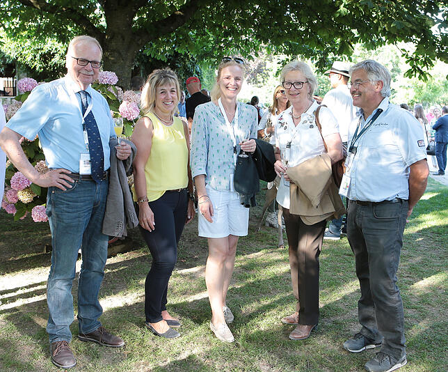 Bild 11: Großes Treffen beim Fest der Pferde: lauschige Atmosphäre im Frese-Garten