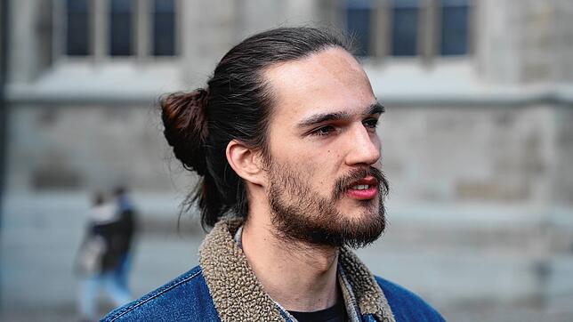 &bdquo;Wenn ich mit dem Gang an die Öffentlichkeit mit meiner Geschichte nur einer Person helfen kann, dann wäre der Sache schon ...