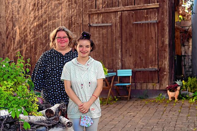 Lena Ainser mit Mutter Silke.