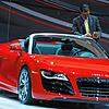 Für manche die Speerspitze des Automobilbaus, für andere eine unnötige Luxus-CO2-Schleuder: Ein Audi R8 Spyder steht auf der ...