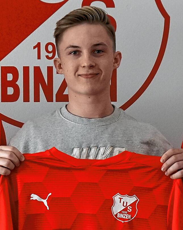 Tore sind sein Hobby: Hannes Brenneisen (Mitte) erzielte beim FC Kandern ein Drittel aller Tore und legte so die Basis zum Aufstieg in ...