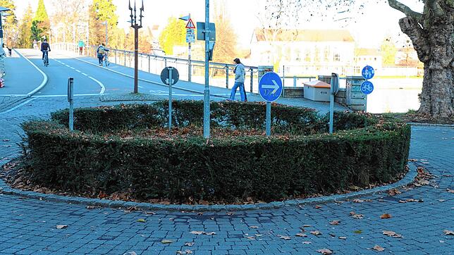 (Symboldbild) In diesem Kreuzungsbereich Fahrradbrücke/Webersteig/Schottenstraße ist es am Freitagnachmittag, 8. September, zu einem ...