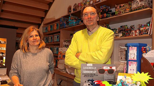Karin Stocker-Werb und Gerhard Werb warten auf die Anweisung, dass ihr Geschäft wegen der Corona-Geführdung mehrere Wochen schließen muss.