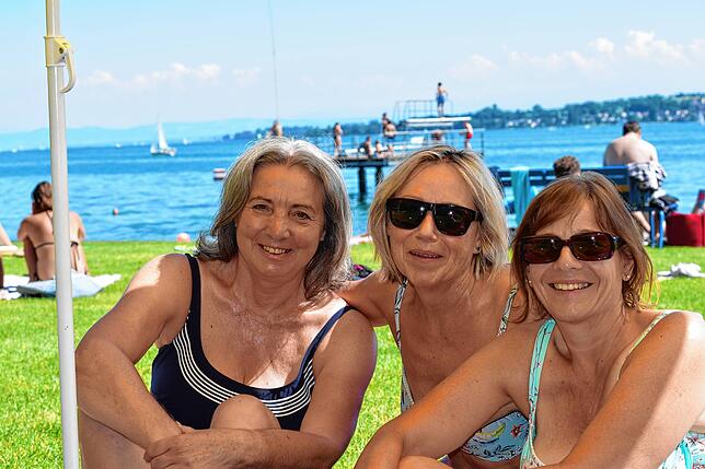 Marianne Deck (v.l.), Cornelia Gaupp und Ingrid Falkenberger besuchen das Westbad seit 30 Jahren.