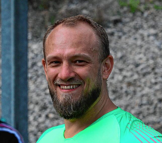 Vadim Herz wechselte als Torwarttrainer und Spieler kurzfristig vom SV Herten zum FC Wallbach.