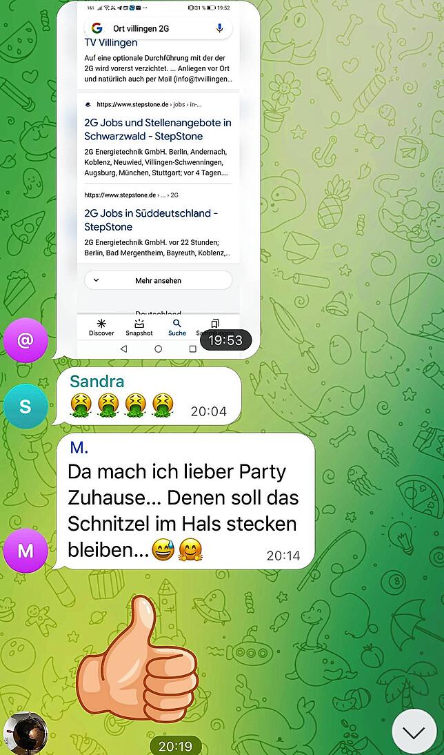 In einer Telegram-Gruppe fordern Nutzer andere dazu auf, negative Bewertungen zu verfassen.