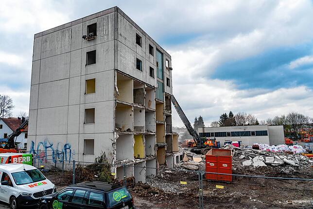 Stück für Stück verschwindet die Bebauung auf dem Grundstück Goldenbühlstraße 23/1.