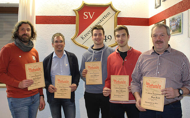 Die Geehrten des SV KL, soweit anwesend (von links): Rainer Schell, Frank Weidle, Volker Bücheler, Boris Bücheler und Hugo Fecht.