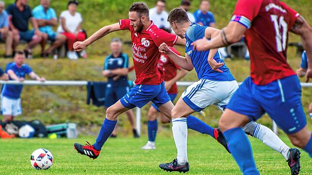 Schwungvoller Neuling: Kai Böhler &ndash; hier beim 2:1 gegen den SV Stühlingen &ndash; eilt mit der SG Höchenschwand/Häusern derzeit ...