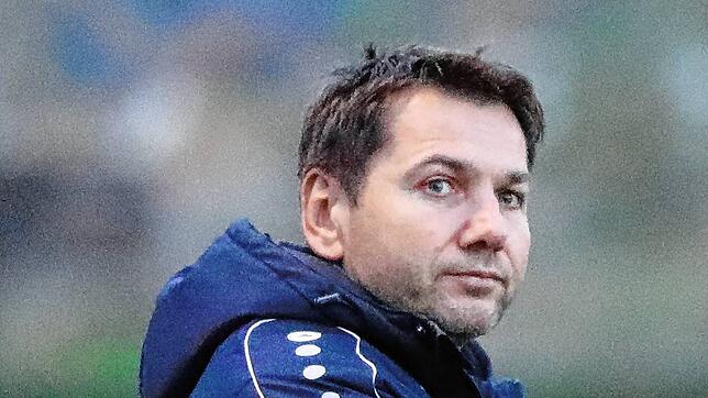 Trainer Rolf Blum und die SG Reichenau mussten sich dem SV Mühlhausen 1:2 geschlagen geben.