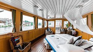 Von den Wellen in den Schlaf geschaukelt werden: Das können Gäste, die das MS Konstanz mieten. Es liegt im Hafen von Schaffhausen.