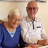 Manfred und Ida Strauß schauen gerne ihre Fotoalben durch, vor allem, wenn das Paar besucht bekommt.