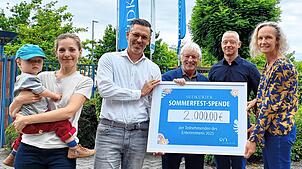 Beim Entenrennen anlässlich der 80-Jahr-Feier des SÜDKURIER kamen knapp rund 1800 Euro zusammen, der SÜDKURIER rundete auf. Dafür ...