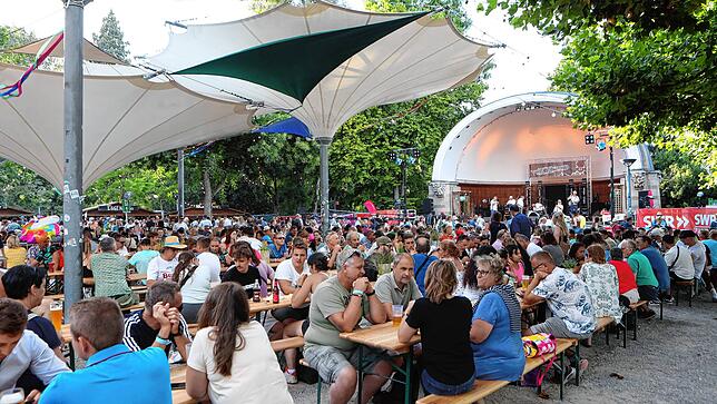Im Stadtgarten ist traditionell Treffpunkt der Konstanzer.