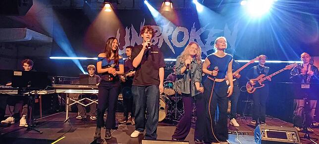 Bild 2: Bilder vom Schüler-Bandcontest in der Lauffenmühle