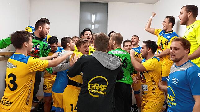Den Aufstieg in die 3. Liga feierte die HSG Konstanz II, hier ein Kabinenbild nach einem der letzten Siege, online.