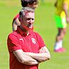 Ronny Warnick, der Trainer des SC Gottmadingen-Bietingen, muss sich und seiner Mannschaft eine haushohe 0:4-Niederlage eingestehen.