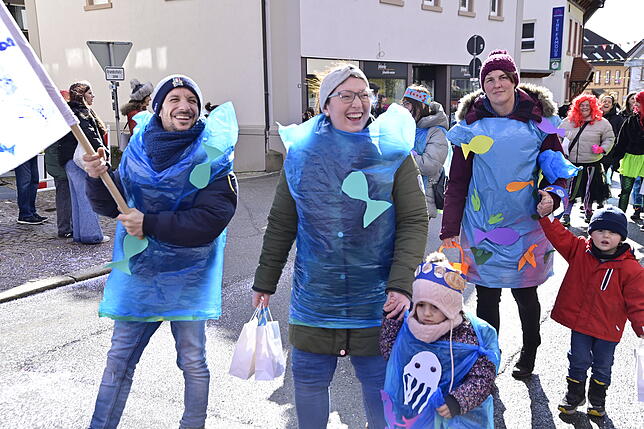 Bild 16: St. Georgen feiert Fasnacht: Kinderumzug mit Elfen, Piraten & Schneemännern – die besten Fotos!