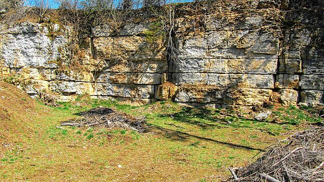 Im Dritten Reich war der im Gewann Hinterbirken abgebaute &bdquo;Deutsche Marmor&ldquo; ein begehrter Baustoff.