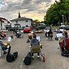 Die Stadtmusik Tiengen probt mit Abstand unter freiem Himmel.