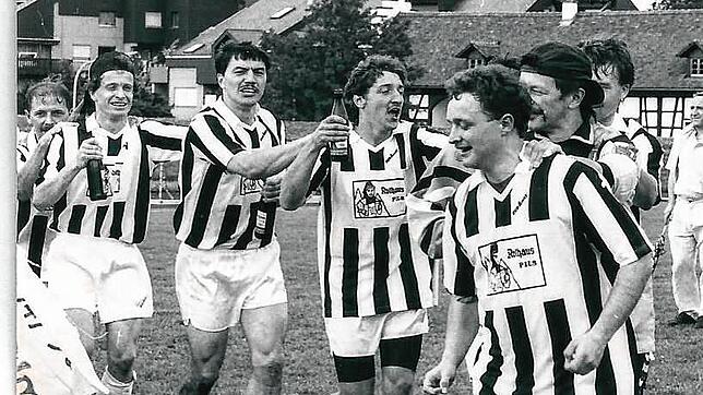 Feierstimmung beim SVG: 1995 ist der Aufstieg in die Bezirksliga gelungen.