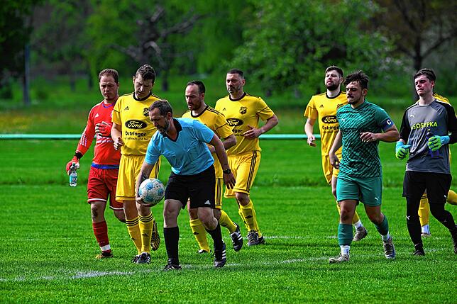 Bild 16: SV Schwörstadt unterliegt mit 1:5 bei der SG Nollingen/Degerfelden – und wir haben Fotos!