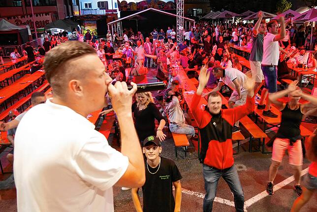 Bild 24: Die schönsten Bilder von der Schwyzertags-Ü30-Party