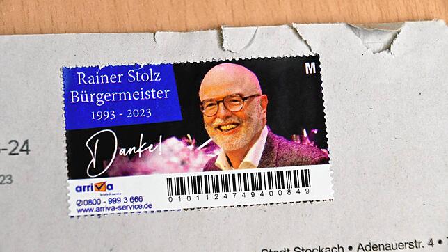 Die Stadtverwaltung Stockach hat eine Arriva-Sondermarke für 30 Jahre Bürgermeister Rainer Stolz gestalten lassen.