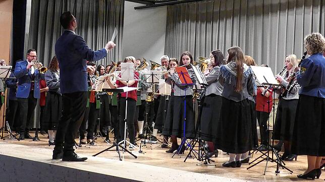 Alle Kapellen Sauldorfs spielen zum 50-jährigen Bestehen der Gesamtgemeinde zum ersten Mal gemeinsam.