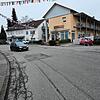 Sichtbar sanierungsbedürftig: Bis zum Herbst wird das Hauptstrassenteilstück zwischen der Peter-Thumb-Straße und dem ehemaligen Gasthaus ...