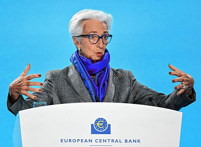 Christine Lagarde, Präsidentin der Europäischen Zentralbank (EZB), spricht während der Pressekonferenz in der EZB-Zentrale.