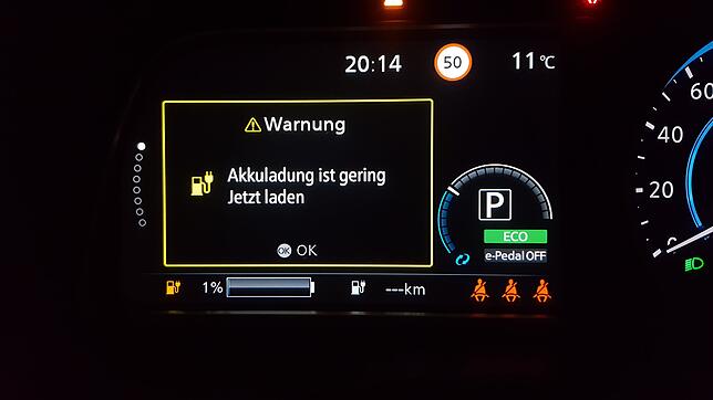 Wenig ermutigend: Der Blick ins Armaturenbrett nach der ersten Fahrt mit dem Leaf. Wer viel Leistung abruft, muss dafür auch ...
