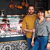 Sie sind ein Glücksfall für die Singener Hegaustraße: Luciano und Maria Bennardo haben in einem ehemaligen Modegeschäft einen ...