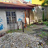 Hammer und Sichel hinter dem Haus: Der Hintergarten des Gebäudes in der Markgrafenstraße.