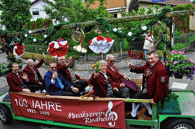 Bild 23: Der Musikverein Riedheim veranstaltet den Pfingstmusikfest Jubiläumszug – das sind die besten Bilder