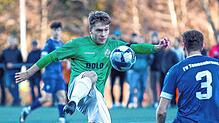 Felix Disch (Furtwangen) im Zweikampf mit Patrick Haas (Tennenbronn).