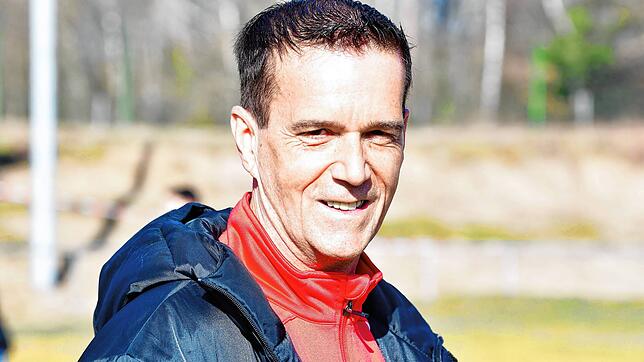 Zuversichtlich: Trainer Christian Lais vom FC Schönau kann für die kommende Saison mit einigen neuen jungen Spielern planen.