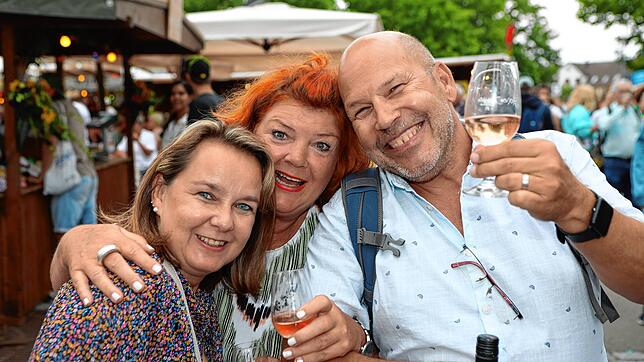 Bild 13: Im Yachthafen auf der Reichenau spielt die Musik! Bilder vom Abend beim Wein- und Fischerfest