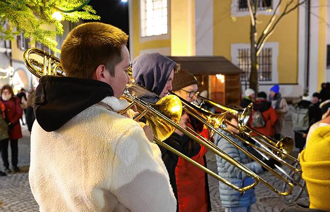 Bild 19: Stimmungsvoller Auftakt des Donaueschinger Adventsmarktes