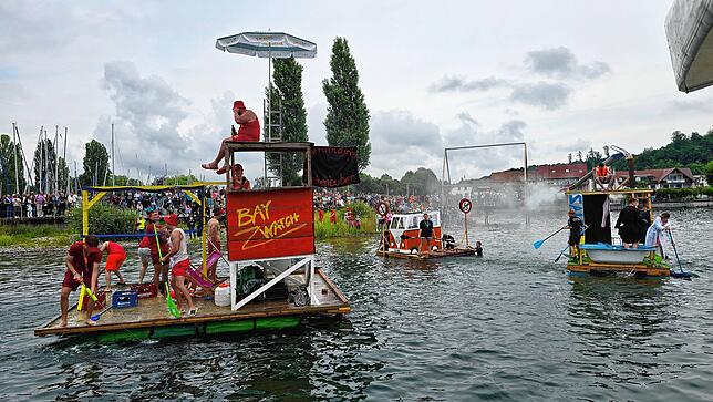 Bild 18: Uhldingen feiert: Die besten Bilder vom ersten Tag des Hafenfestes mit Schrottregatta