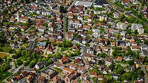 Wo ist er hin? Ein 14-Jähriger ist aus Gottmadingen verschwunden. Die Polizei sucht ihn. Unser Bild zeigt eine Luftaufnahme von Gottmadingen