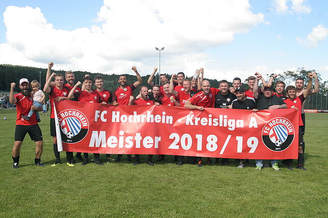 Bild 1: Dramatisches 2:1 gegen SV Berau: FC Hochrhein ist Meister &ndash; wir haben die Bilder!